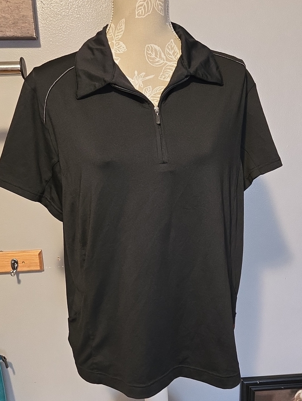 Women’s Black Short-Sleeve Athletic Quarter-Zip Polo
